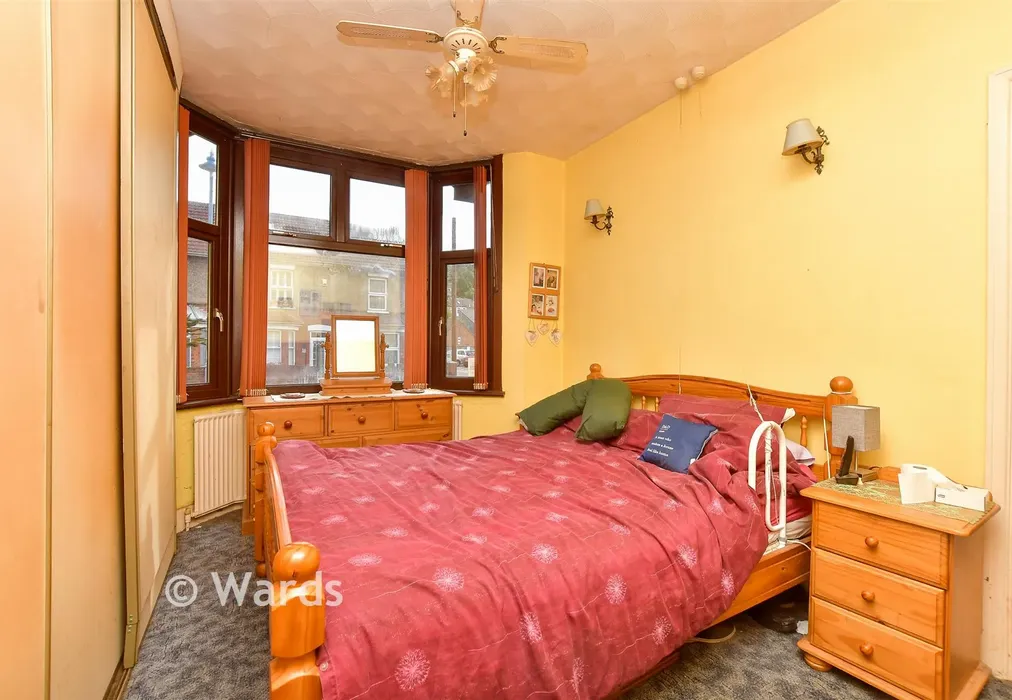 Bedroom - Luton High Street, Chatham, Kent - Wards of Kent