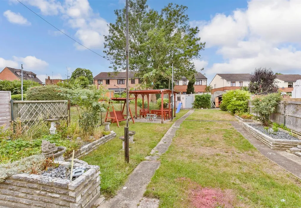 Rear Garden - Luton High Street, Chatham, Kent - Wards of Kent