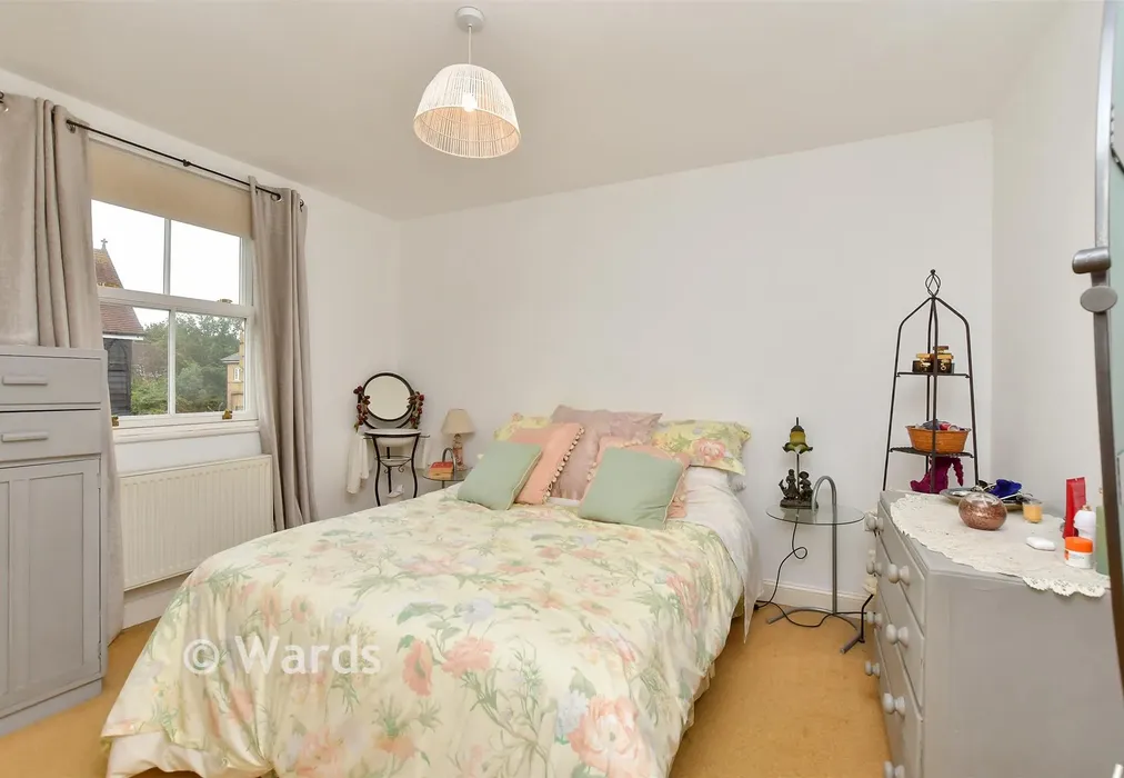 Bedroom 2 - Belvedere Road, Faversham, Kent - Wards of Kent