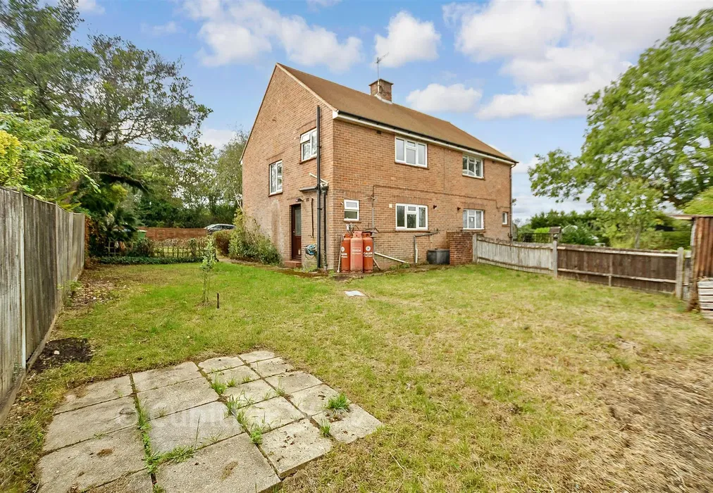 Rear Garden - Marches Road, Warnham, Horsham, West Sussex - Wards of Kent