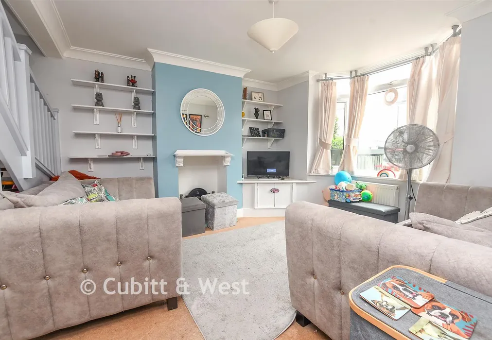 Lounge/Diner - Spencers Road, Horsham, West Sussex - Wards of Kent