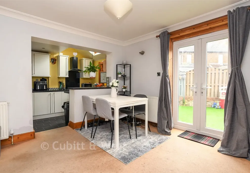 Lounge/Diner - Spencers Road, Horsham, West Sussex - Wards of Kent