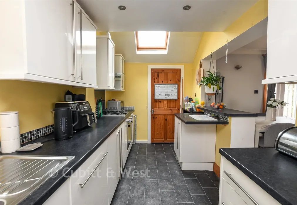 Kitchen - Spencers Road, Horsham, West Sussex - Wards of Kent