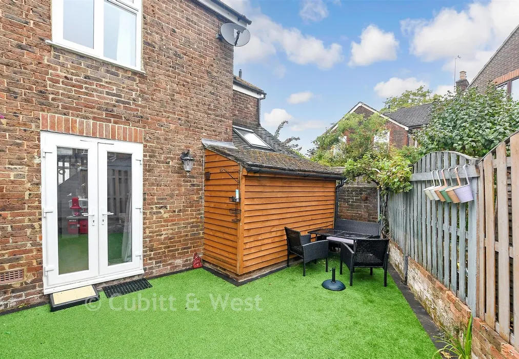 Rear Garden - Spencers Road, Horsham, West Sussex - Wards of Kent