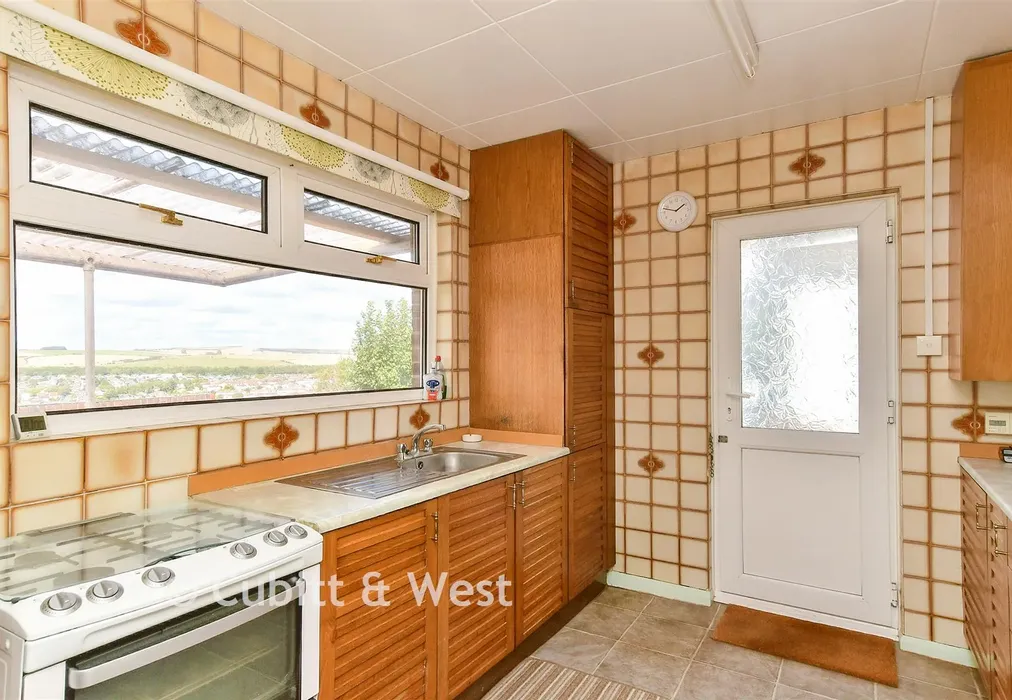 Kitchen - Lyminster Avenue, Hollingbury, Brighton, East Sussex - Wards of Kent