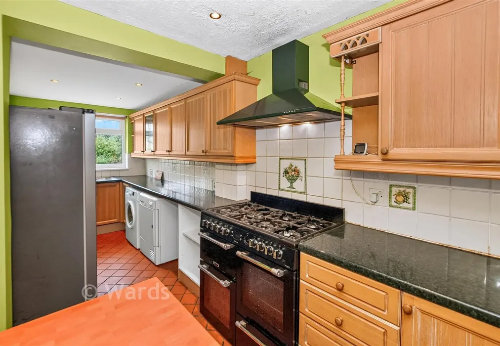 Kitchen - Dymchurch Road, Hythe, Kent - Wards of Kent
