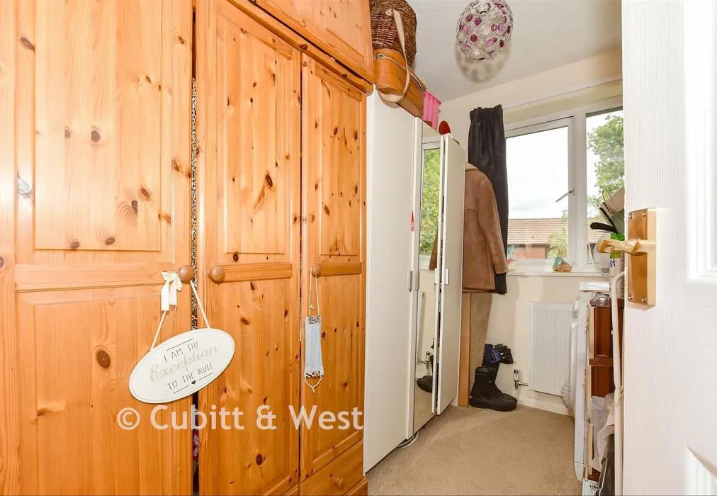 Bedroom 3 - The Dene, Southwater, Horsham, West Sussex - Wards of Kent