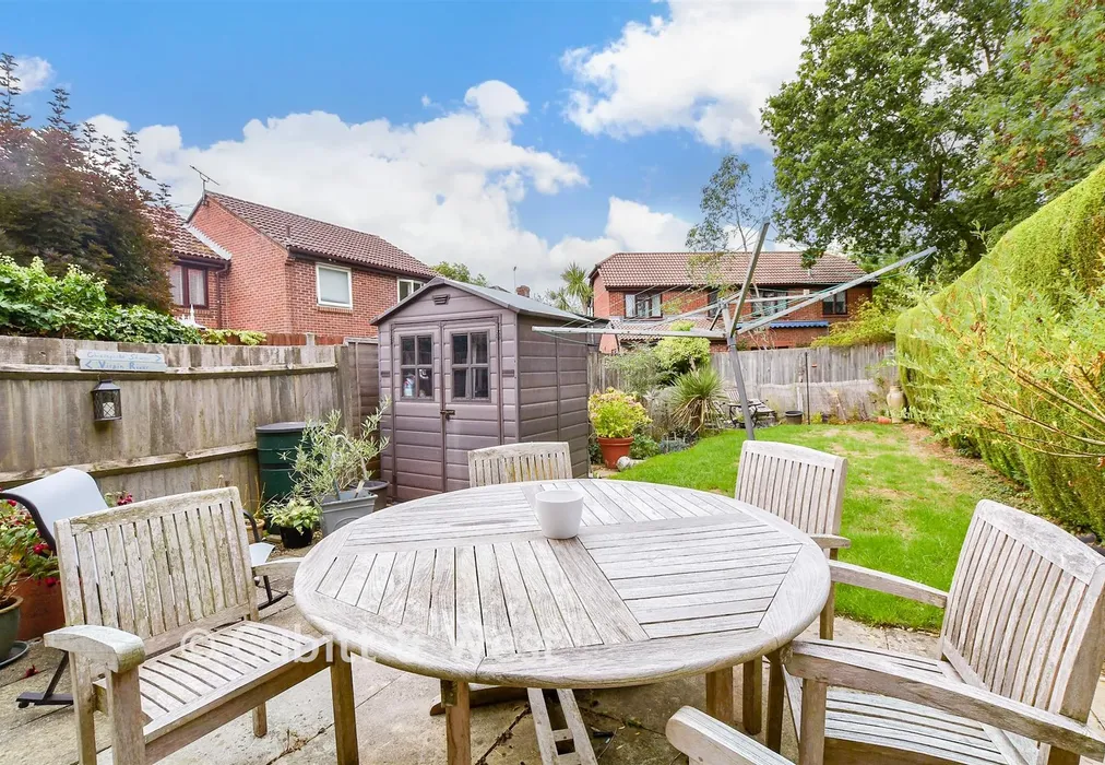 Rear Garden - The Dene, Southwater, Horsham, West Sussex - Wards of Kent