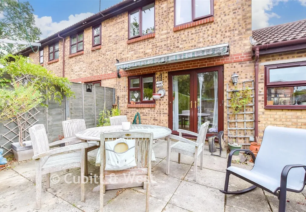 Rear Garden - The Dene, Southwater, Horsham, West Sussex - Wards of Kent
