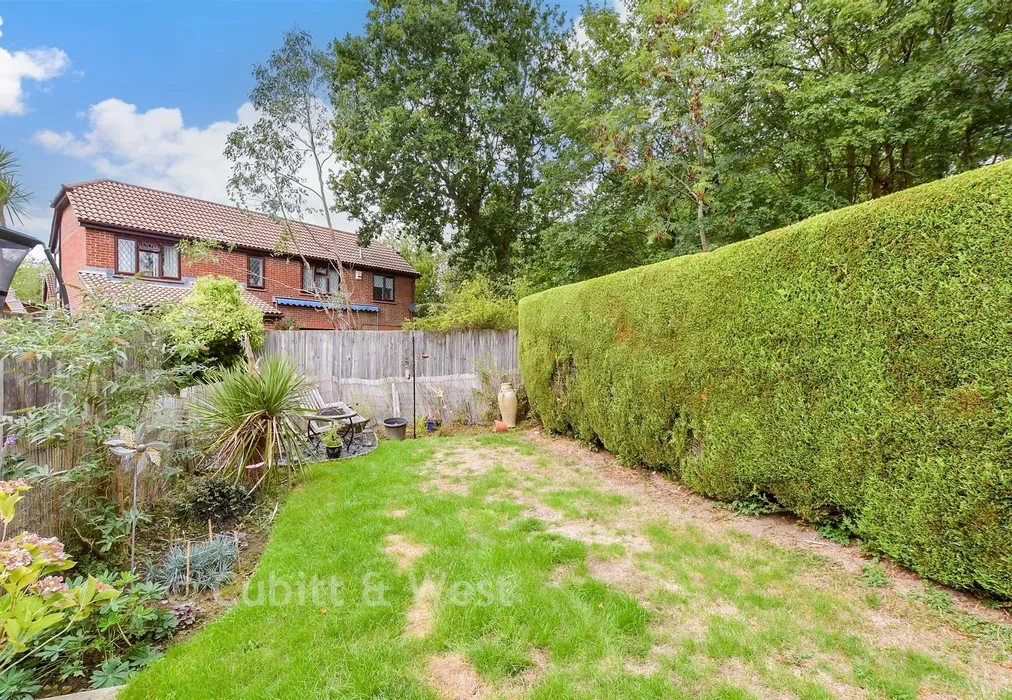 Rear Garden - The Dene, Southwater, Horsham, West Sussex - Wards of Kent