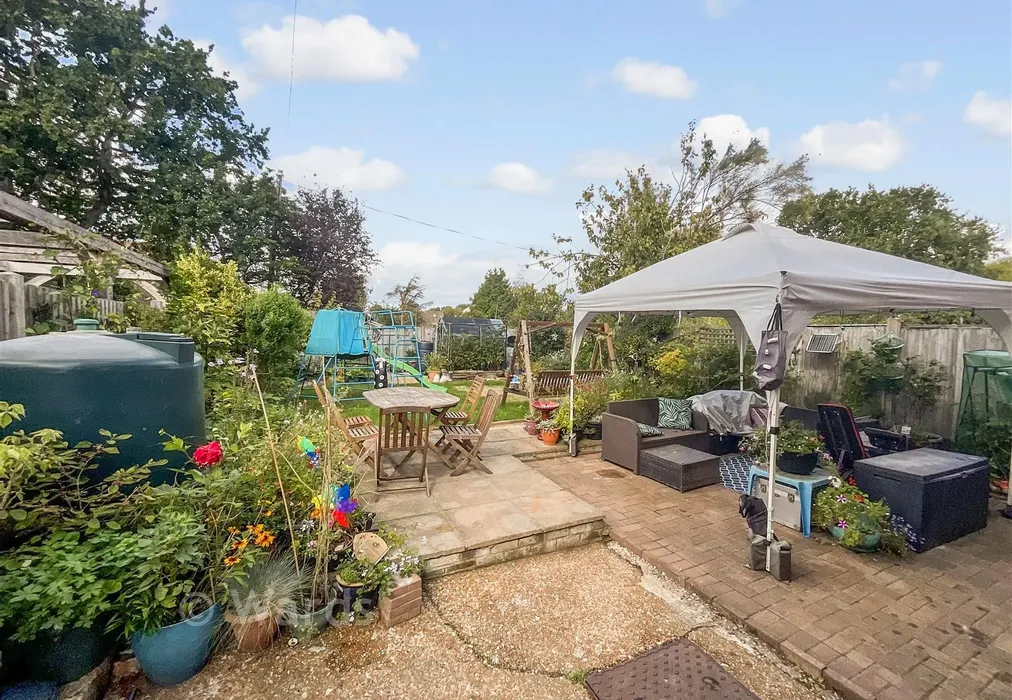 Rear Garden - Lloyds Green, Wittersham, Kent - Wards of Kent