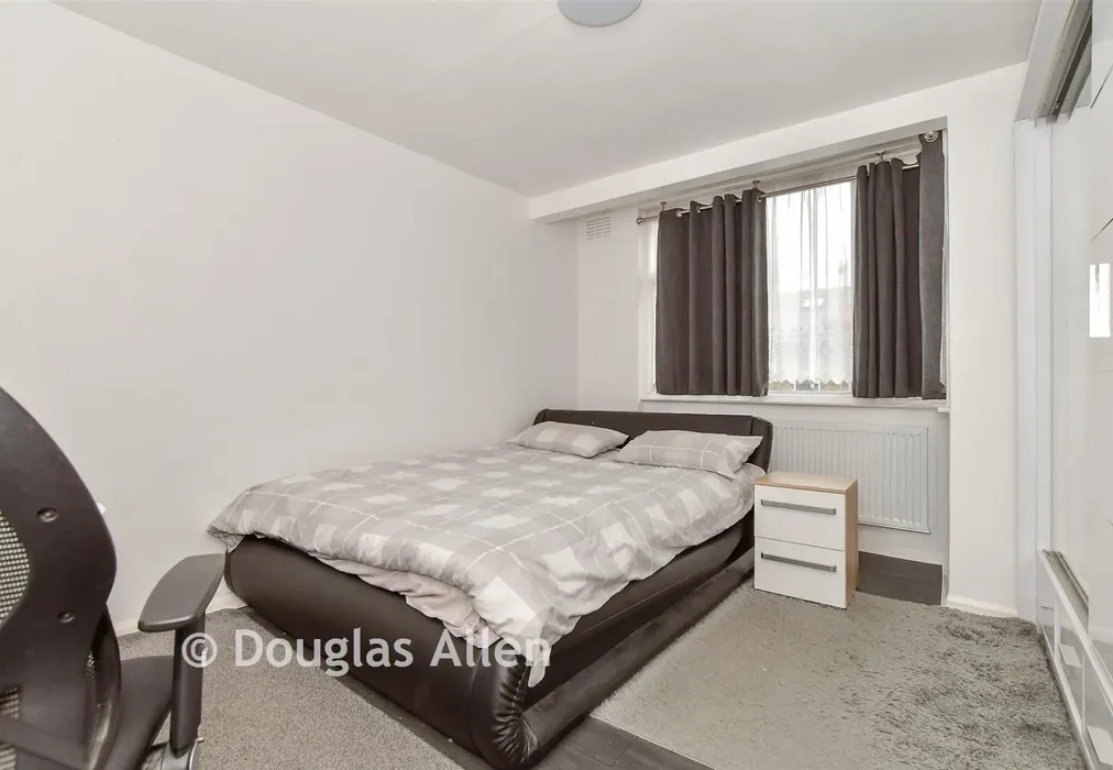 Bedroom 1 - Colegrave Road, London - Wards of Kent