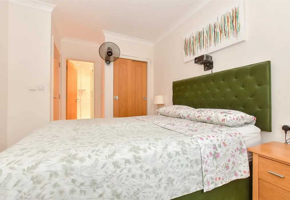 Internal Lifestyle Photograph - Seabrook Road, Hythe, Kent - Wards of Kent