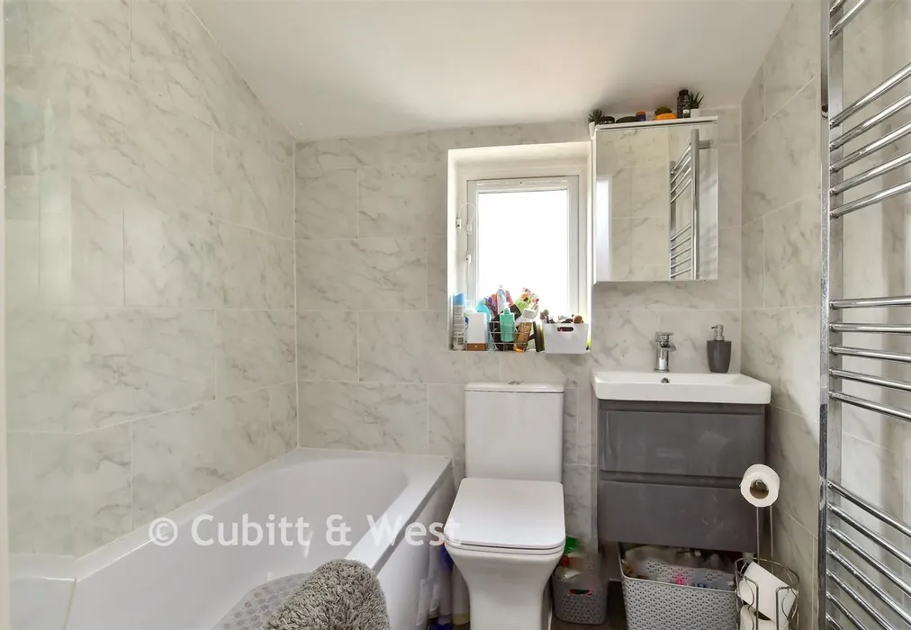 Bathroom - Lawes Avenue, Newhaven, East Sussex - Wards of Kent