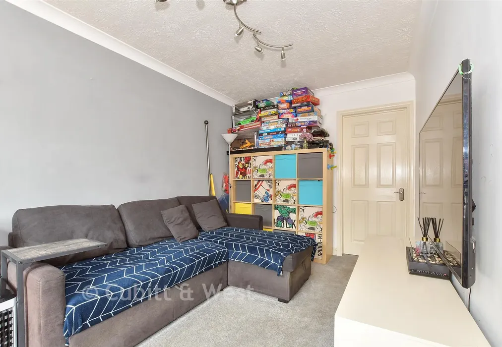 Family Room - Turnpike Way, Ashington, West Sussex - Wards of Kent