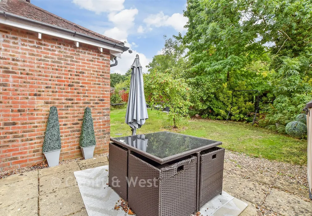 Rear Garden - Turnpike Way, Ashington, West Sussex - Wards of Kent