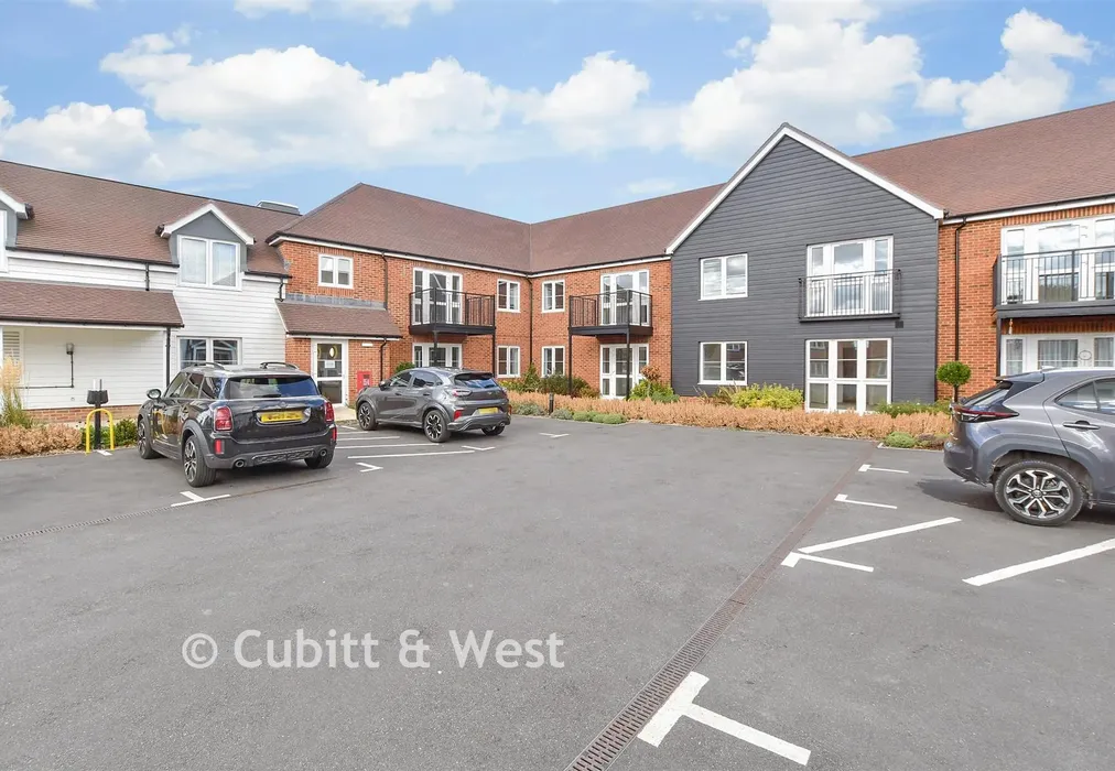 Driveway Parking - Worthing Road, Southwater, Horsham, West Sussex - Wards of Kent