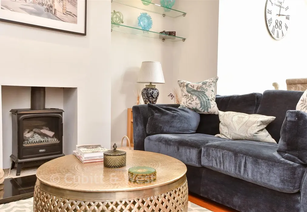 Internal Lifestyle Photograph - Winfield Avenue, Brighton, East Sussex - Wards of Kent