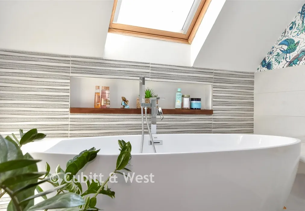 Internal Lifestyle Photograph - Winfield Avenue, Brighton, East Sussex - Wards of Kent