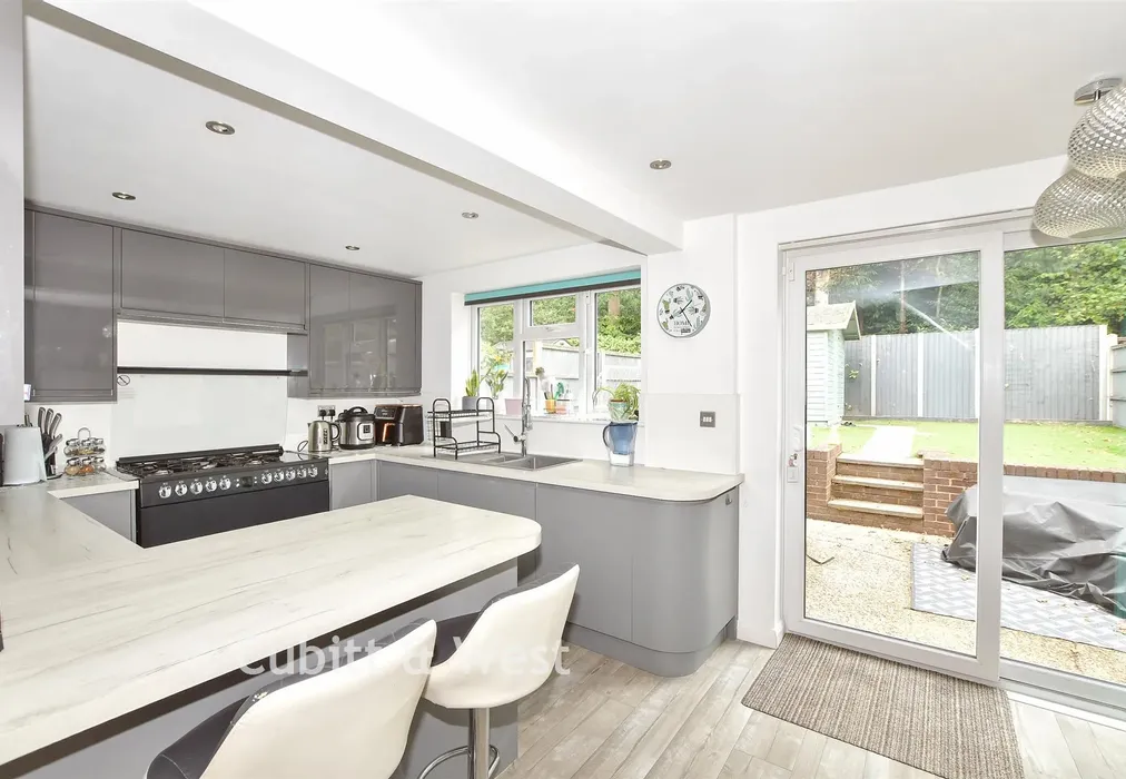 Kitchen/Diner - Mountbatten Close, Broadfield, Crawley, West Sussex - Wards of Kent