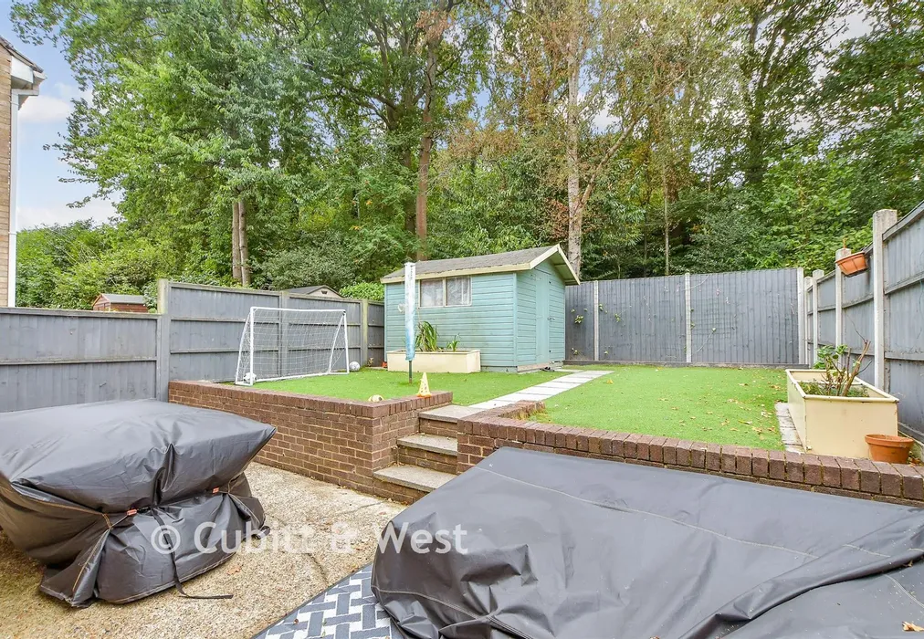 Rear Garden - Mountbatten Close, Broadfield, Crawley, West Sussex - Wards of Kent