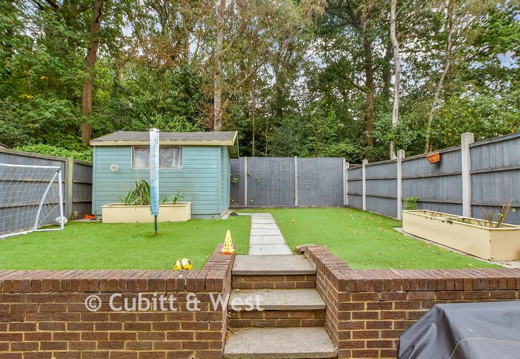 Rear Garden - Mountbatten Close, Broadfield, Crawley, West Sussex - Wards of Kent
