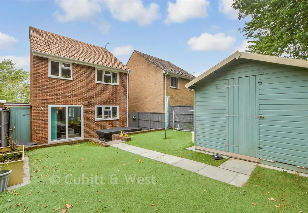 Rear Garden - Mountbatten Close, Broadfield, Crawley, West Sussex - Wards of Kent
