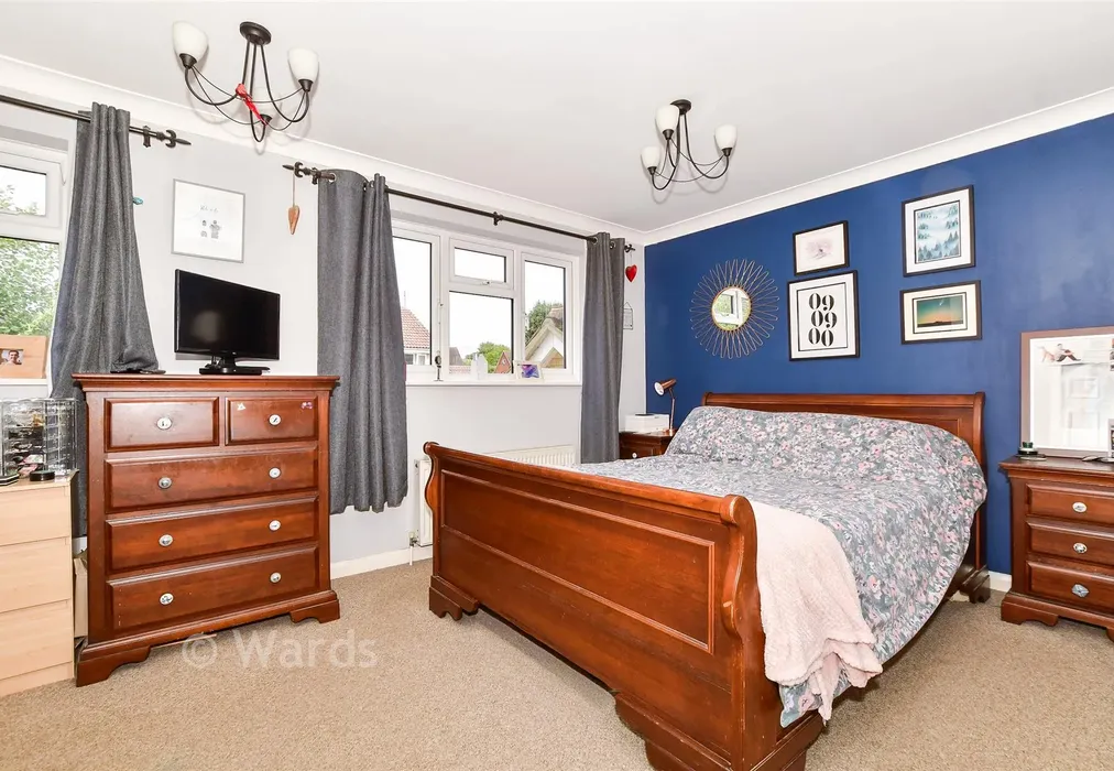 Kitchen - Bower Lane, Maidstone, Kent - Wards of Kent