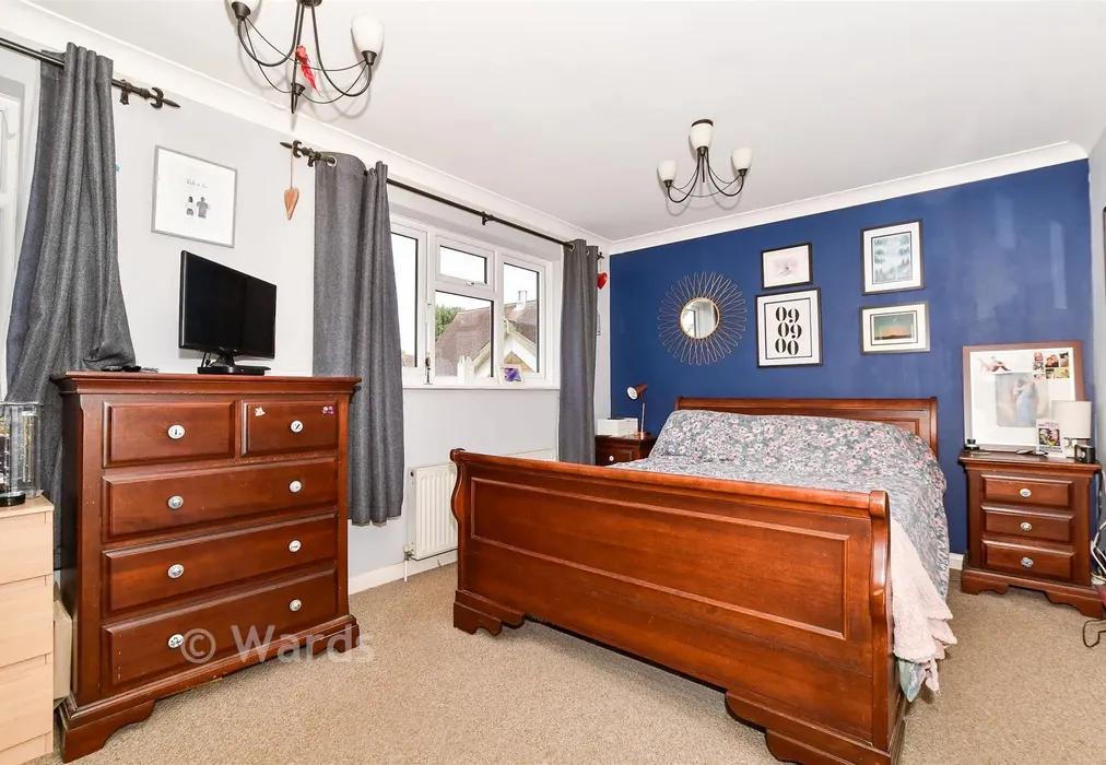 Bedroom 1 - Bower Lane, Maidstone, Kent - Wards of Kent