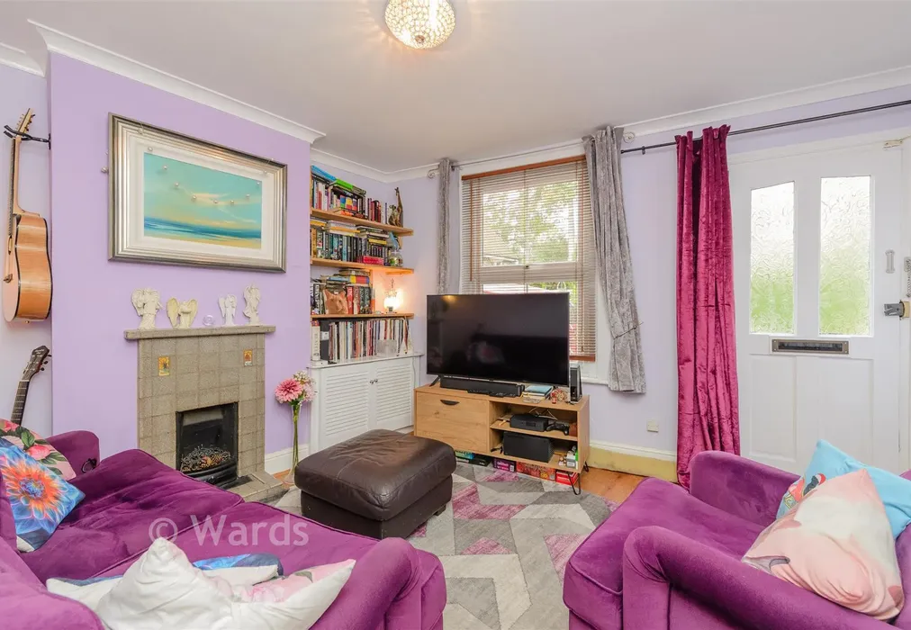 Lounge - South Hill Road, Gravesend, Kent - Wards of Kent