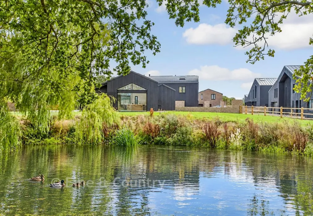 Rear Pond - Hartdene Barns, Hartfield Road, Cowden, Kent - Wards of Kent