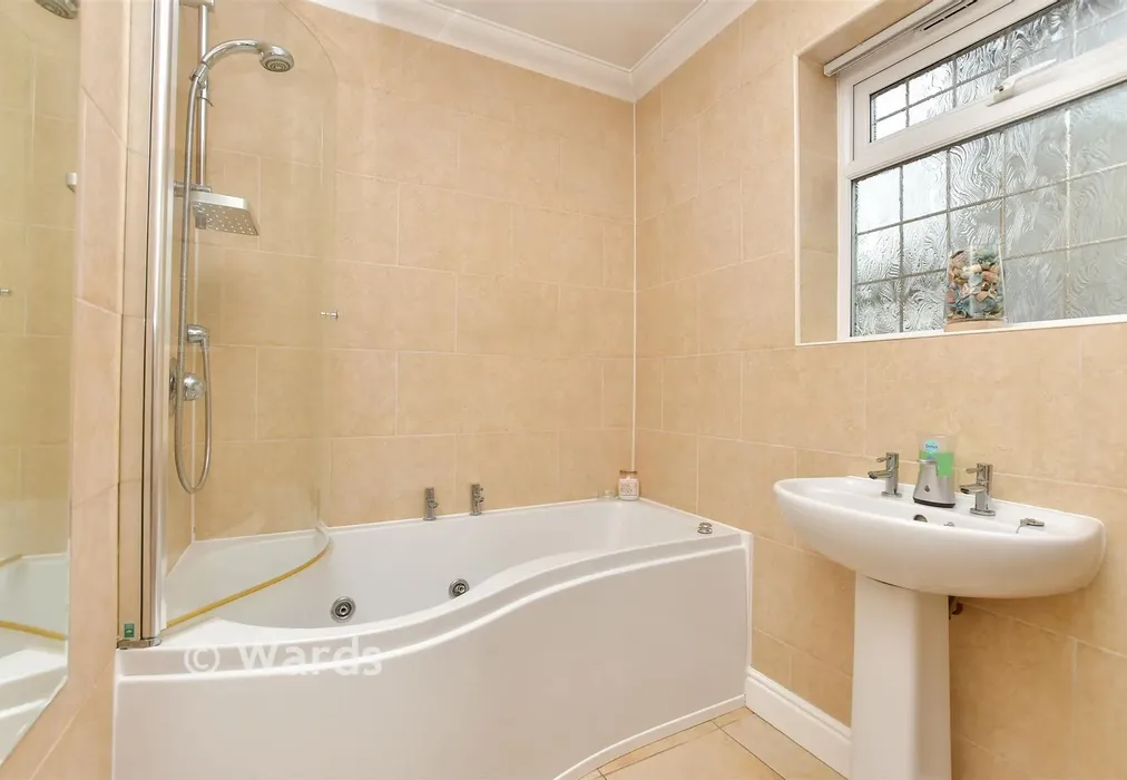 Bathroom - York Avenue, Walderslade, Chatham, Kent - Wards of Kent