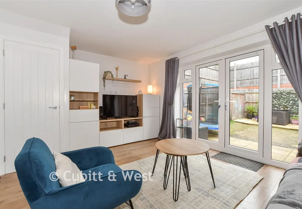 Lounge/Dining Room - Sinclair Drive, Codmore Hill, West Sussex - Wards of Kent
