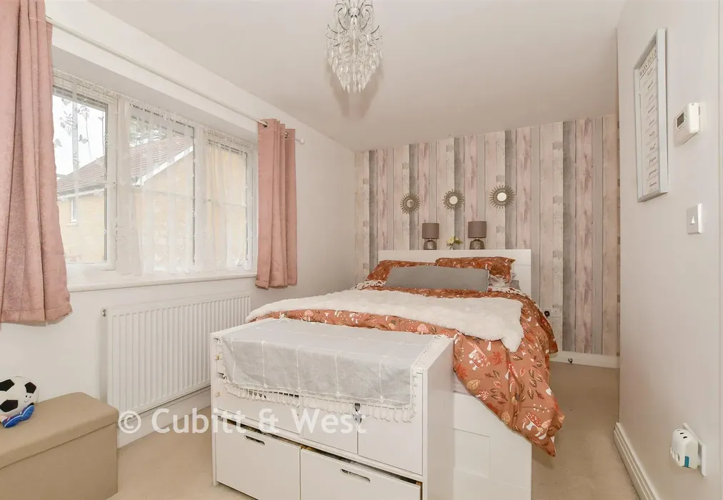 Bedroom 1 - Sinclair Drive, Codmore Hill, West Sussex - Wards of Kent