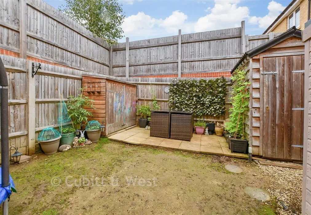 Rear Garden - Sinclair Drive, Codmore Hill, West Sussex - Wards of Kent