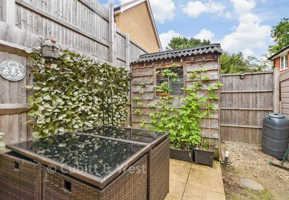 Rear Garden - Sinclair Drive, Codmore Hill, West Sussex - Wards of Kent