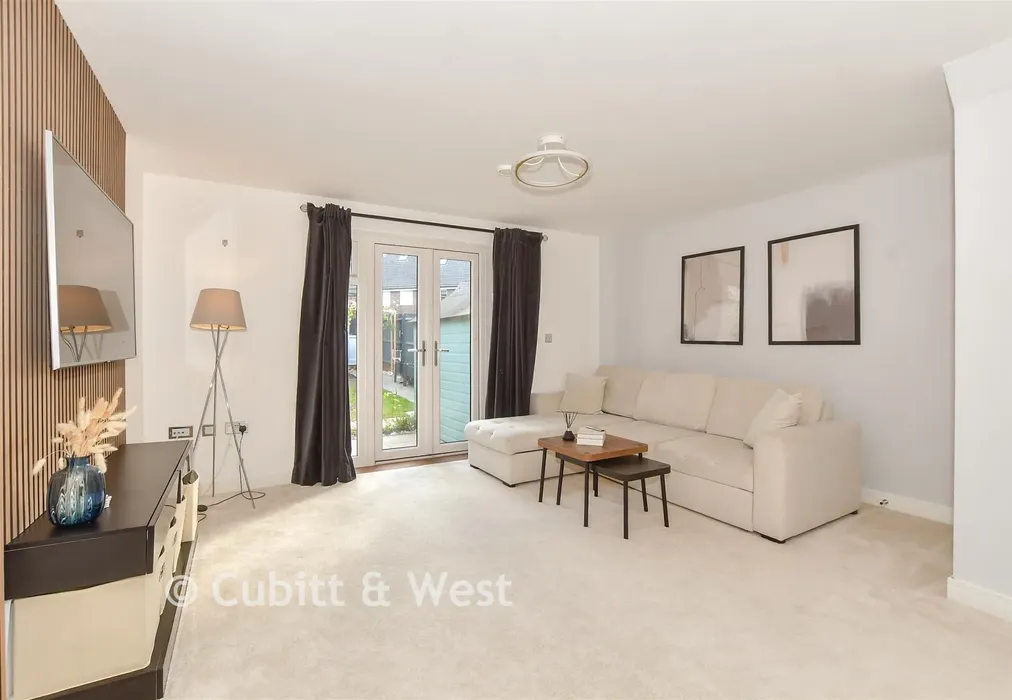 Lounge - Daffodil Crescent, Crawley, West Sussex - Wards of Kent