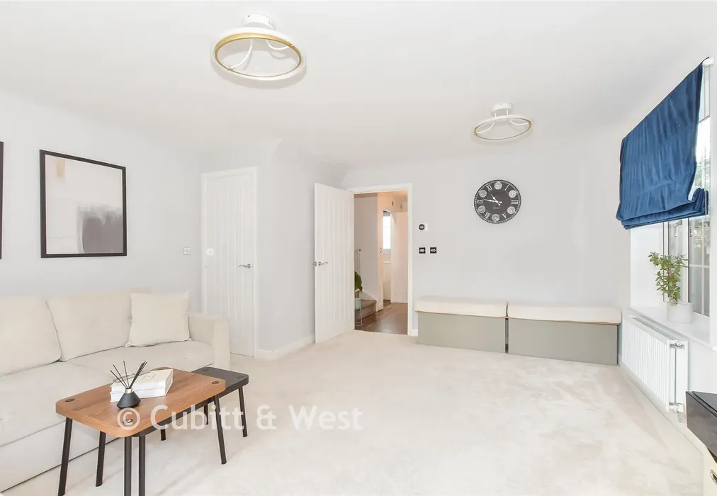 Lounge - Daffodil Crescent, Crawley, West Sussex - Wards of Kent