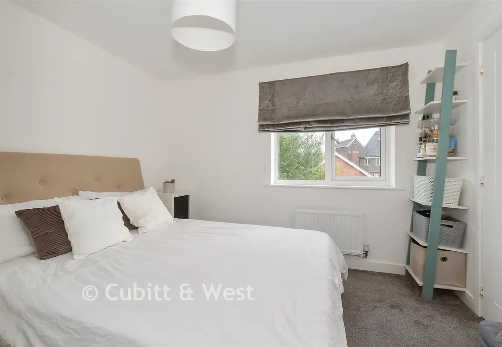 Bedroom 1 - Daffodil Crescent, Crawley, West Sussex - Wards of Kent