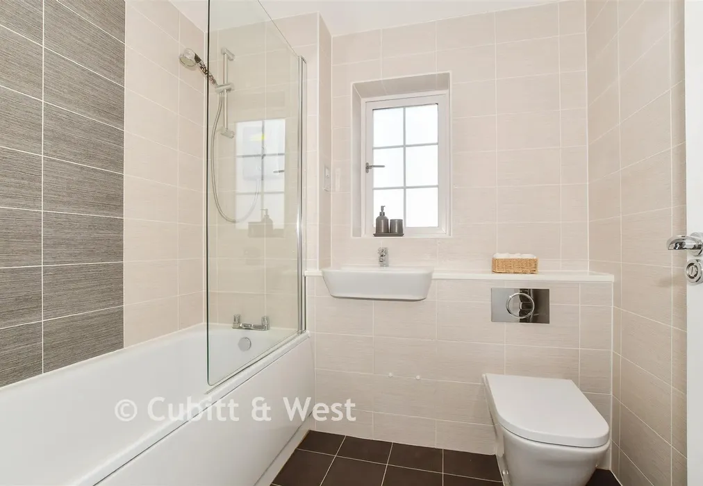 Bathroom - Daffodil Crescent, Crawley, West Sussex - Wards of Kent