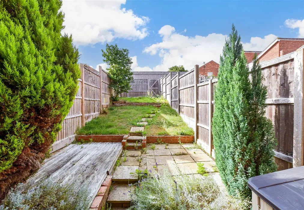 Rear Garden - Sassoon Close, Larkfield, Kent - Wards of Kent