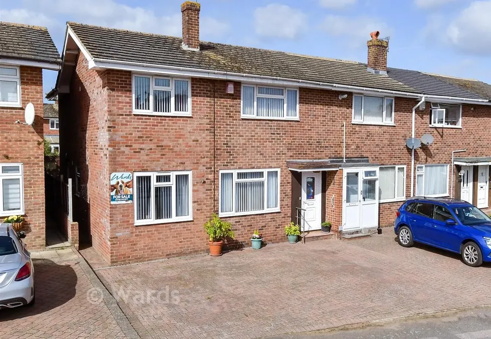 Front (Web). - Oriole Way, Larkfield, Aylesford, Kent - Wards of Kent
