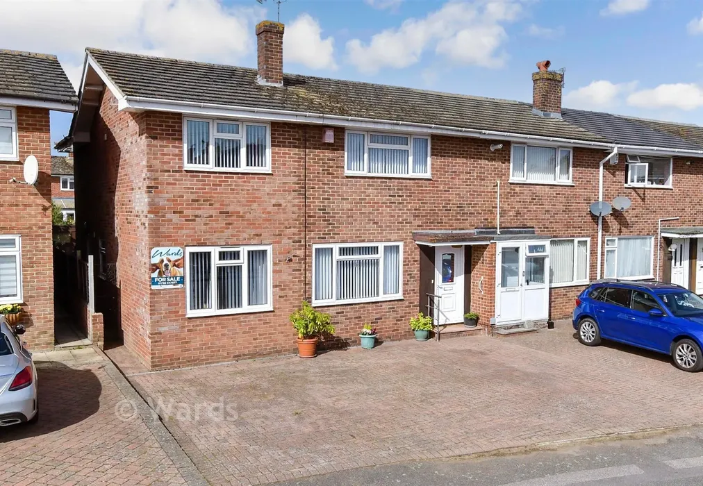Front (Web). - Oriole Way, Larkfield, Aylesford, Kent - Wards of Kent