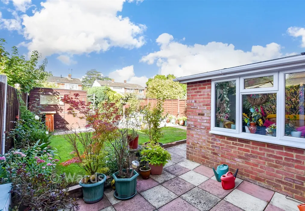 Rear Garden - Oriole Way, Larkfield, Aylesford, Kent - Wards of Kent