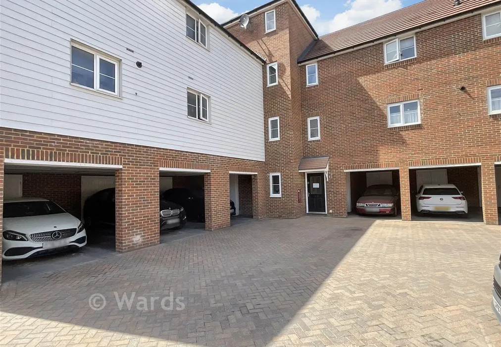 Car Port - Pictor Drive, Margate, Kent - Wards of Kent