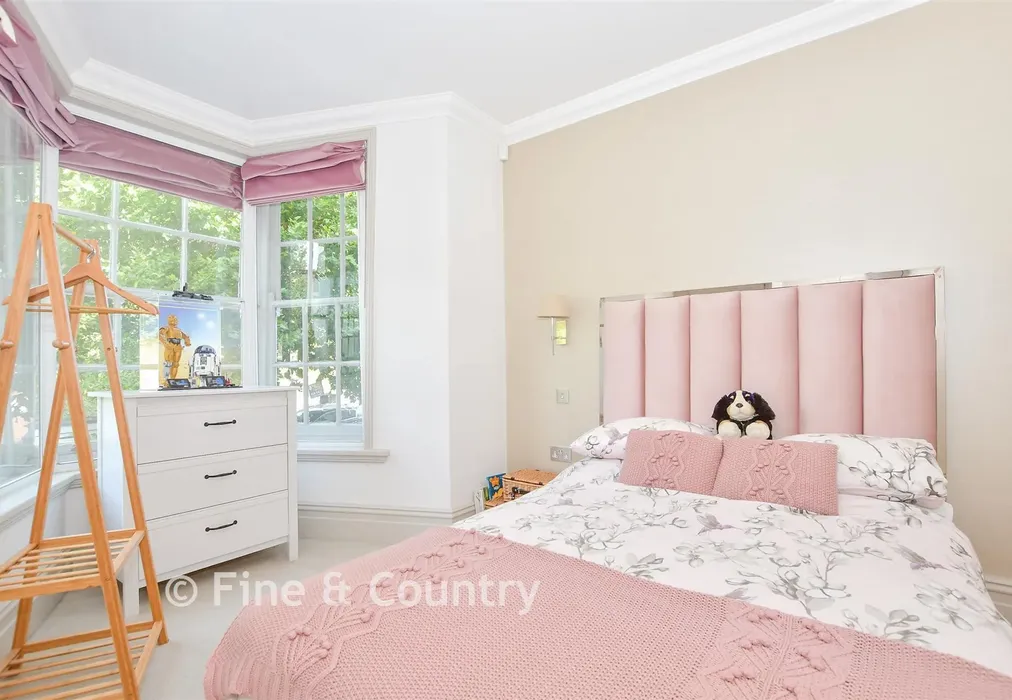 Bedroom 2 - London Road, Tunbridge Wells, Kent - Wards of Kent