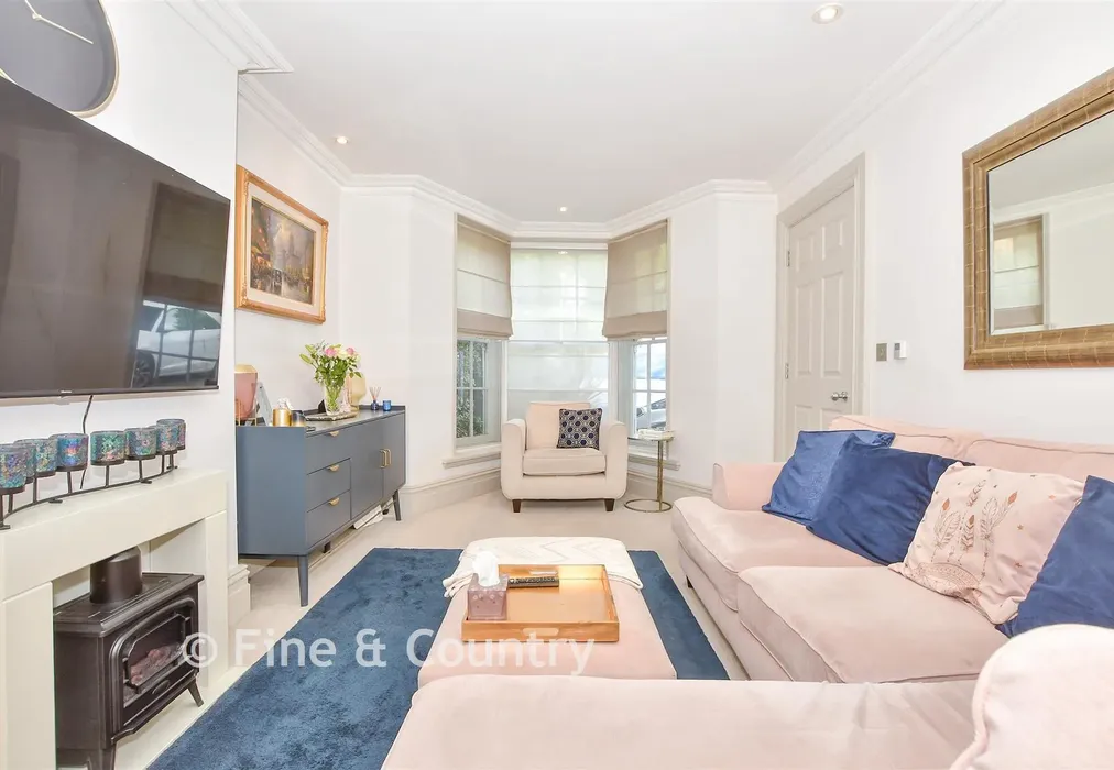 Living Room - London Road, Tunbridge Wells, Kent - Wards of Kent