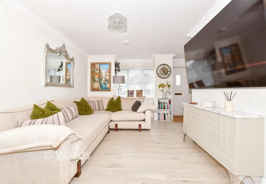 Lounge/Kitchen - Glebe Lane, Maidstone, Kent - Wards of Kent