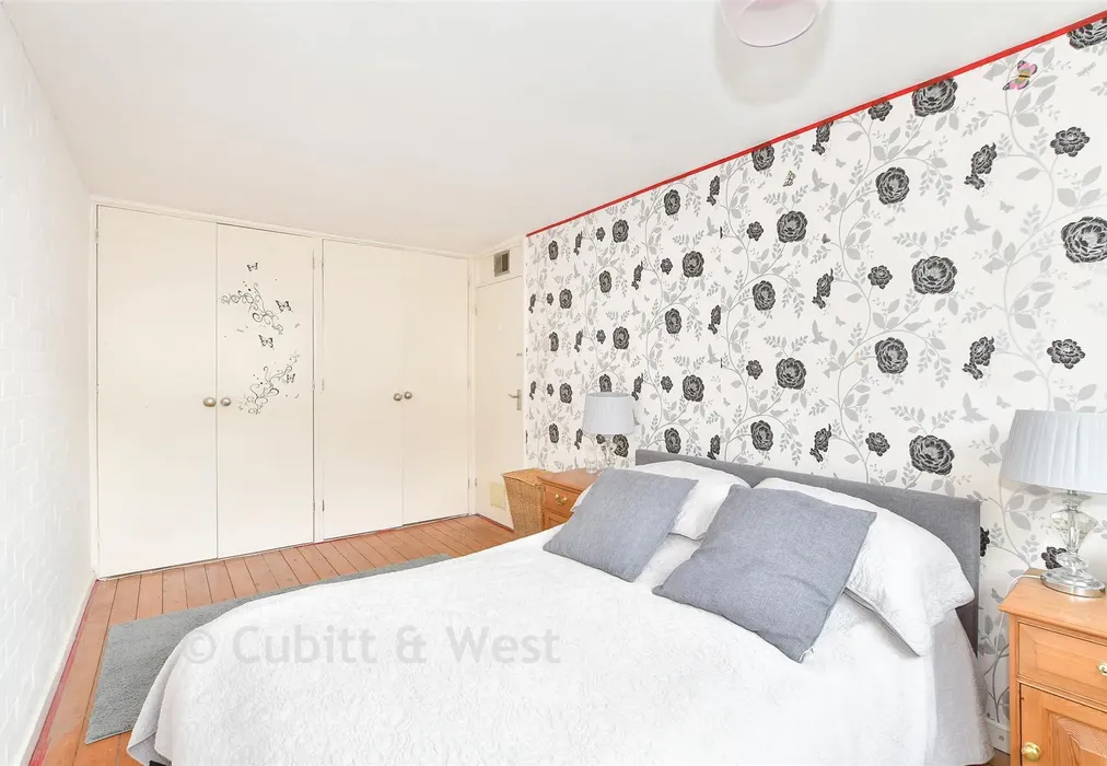 Bedroom 1 - Forestfield, Crawley, West Sussex - Wards of Kent