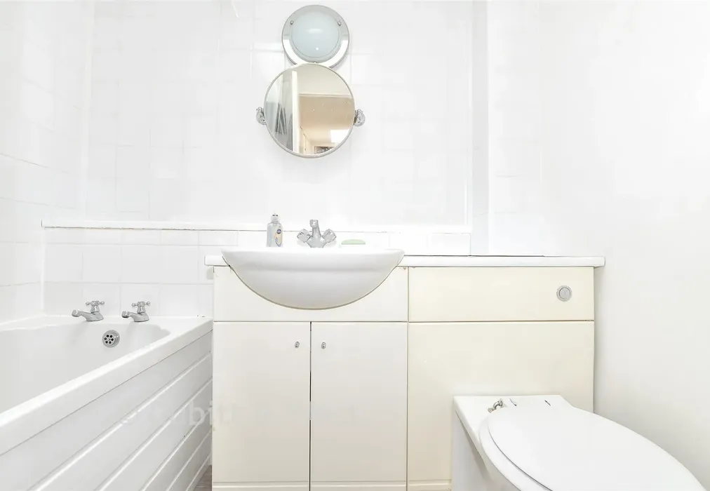 Bathroom - Forestfield, Crawley, West Sussex - Wards of Kent